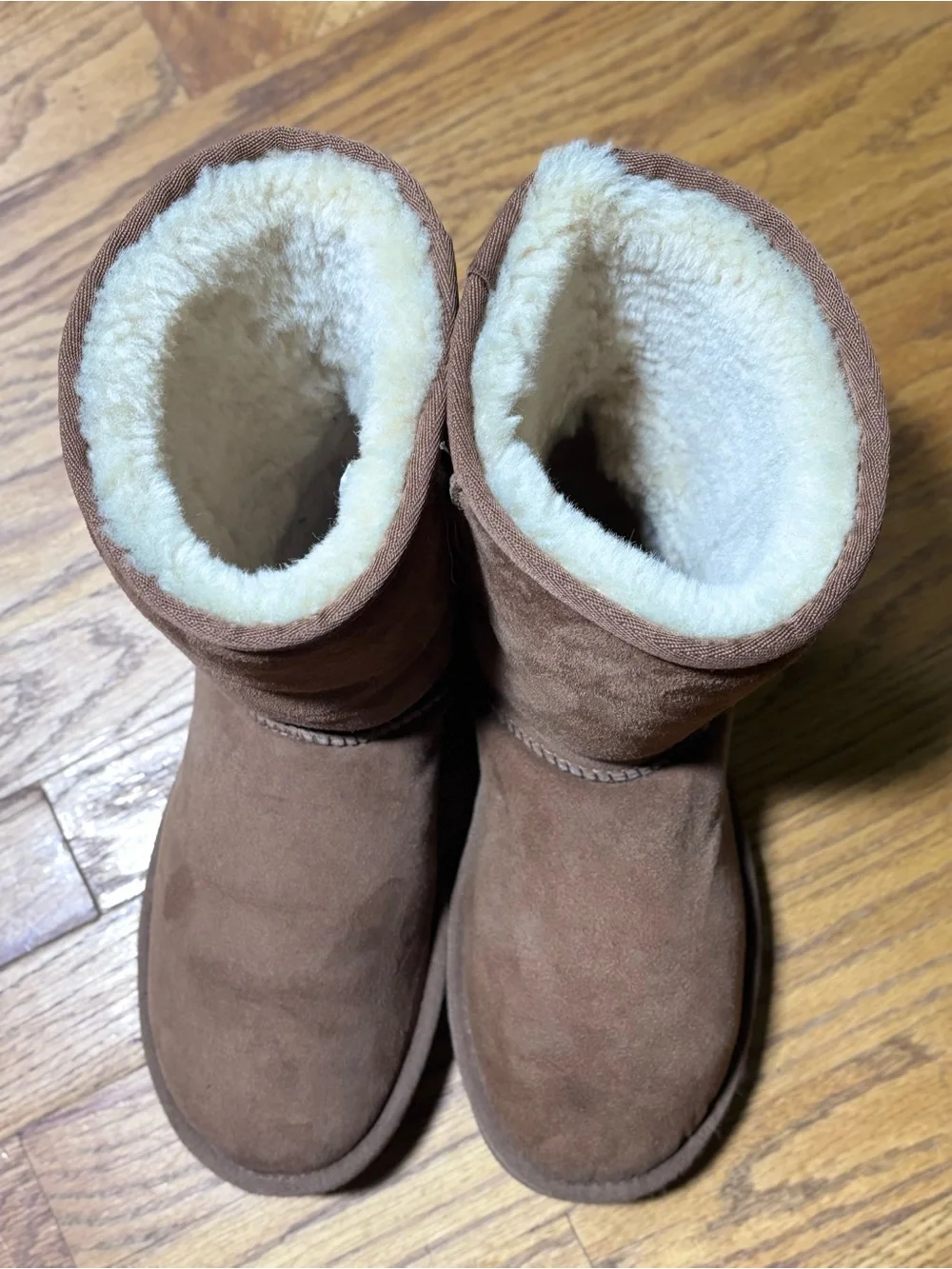 UGG Classic Short II Boots Chestnut Suede Sheepskin Women's Size 9